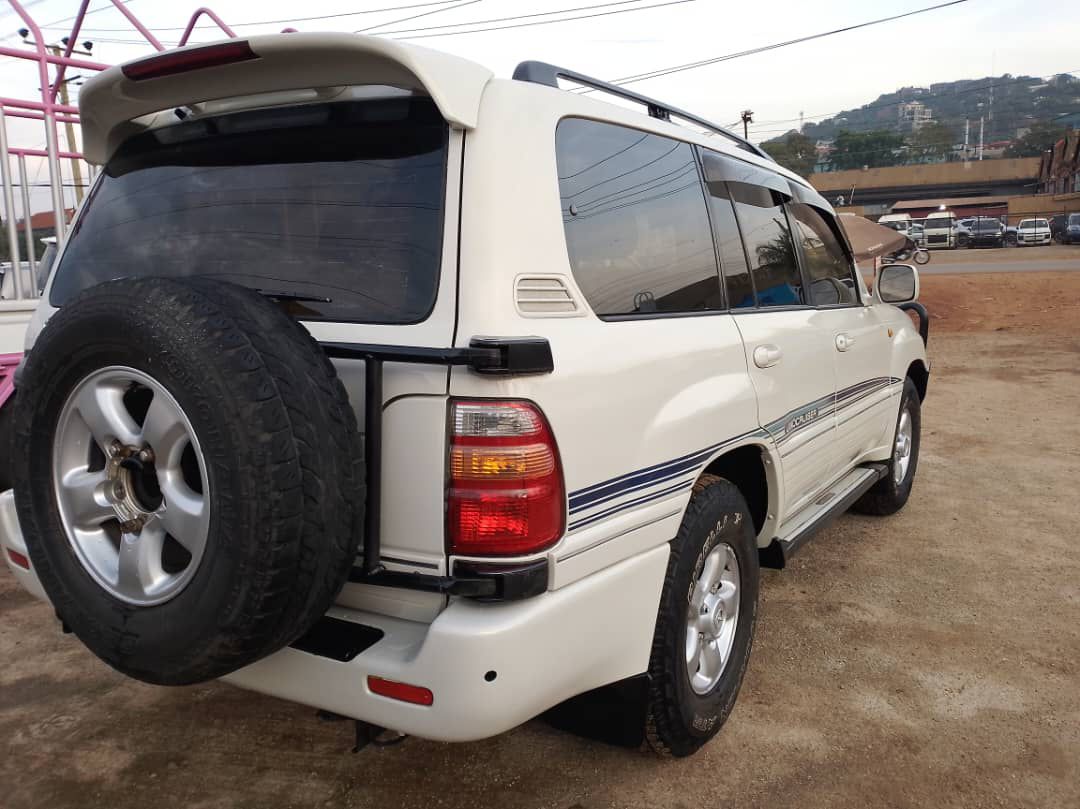 self drive Uganda